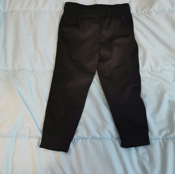 10/10$💚💚Puma joggers size 4T, never wear - Picture 3 of 3